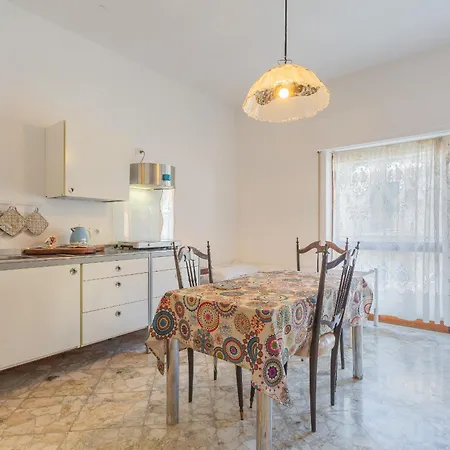 Golden And Silver By Wonderful Italy Apartment