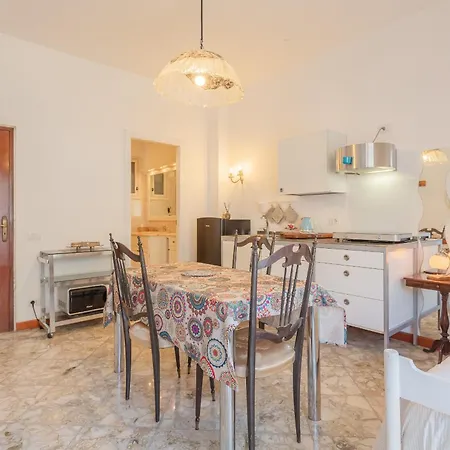 Golden And Silver By Wonderful Italy Apartment