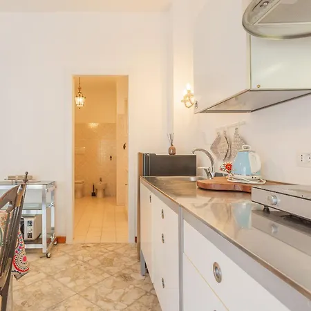 Golden And Silver By Wonderful Italy Apartment