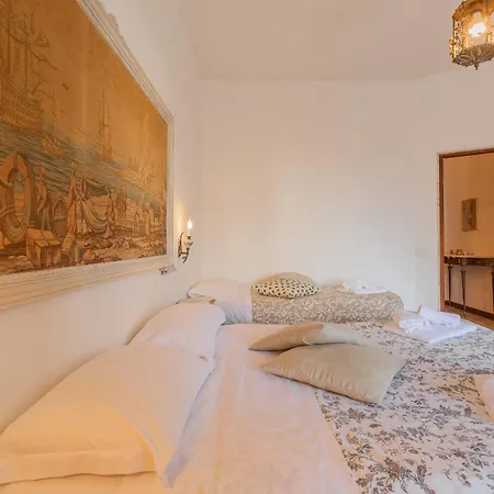 Apartment Golden And Silver By Wonderful Italy